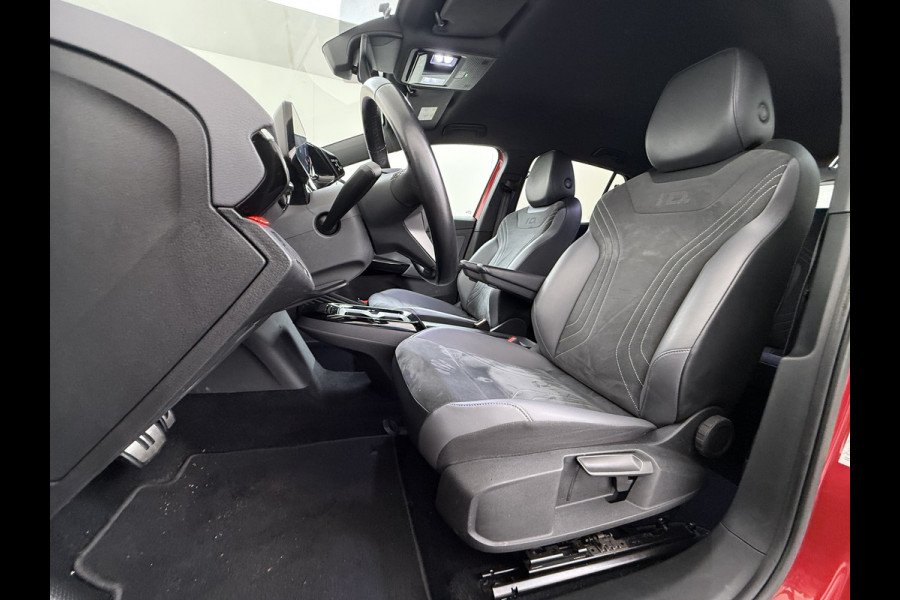 Volkswagen ID.4 82kWh 204PK SOH 98% Navi Camera Stoelverwarming Adap.Cruise Matrix Led Lmv 20" Apple Carplay Android Auto Pdc Assistentie+Comfort+Design+Exterieur+Style-Pakket Keyless Advanced Privacy Glas DAB Isofix Wifi Dealeronderhouden Origineel Nederlandse Auto