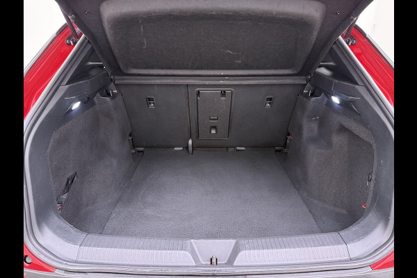 Volkswagen ID.4 82kWh 204PK SOH 98% Navi Camera Stoelverwarming Adap.Cruise Matrix Led Lmv 20" Apple Carplay Android Auto Pdc Assistentie+Comfort+Design+Exterieur+Style-Pakket Keyless Advanced Privacy Glas DAB Isofix Wifi Dealeronderhouden Origineel Nederlandse Auto