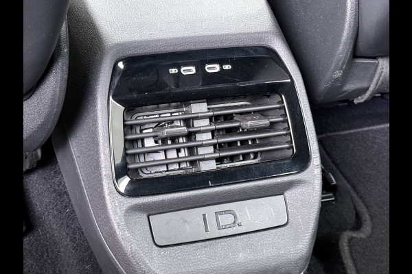 Volkswagen ID.4 82kWh 204PK SOH 98% Navi Camera Stoelverwarming Adap.Cruise Matrix Led Lmv 20" Apple Carplay Android Auto Pdc Assistentie+Comfort+Design+Exterieur+Style-Pakket Keyless Advanced Privacy Glas DAB Isofix Wifi Dealeronderhouden Origineel Nederlandse Auto