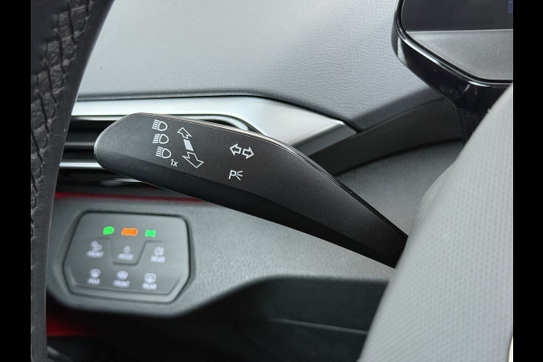 Volkswagen ID.4 82kWh 204PK SOH 98% Navi Camera Stoelverwarming Adap.Cruise Matrix Led Lmv 20" Apple Carplay Android Auto Pdc Assistentie+Comfort+Design+Exterieur+Style-Pakket Keyless Advanced Privacy Glas DAB Isofix Wifi Dealeronderhouden Origineel Nederlandse Auto