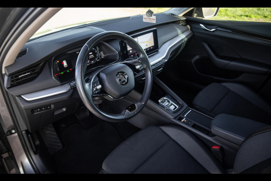 Škoda Octavia Combi 1.4 TSI iV PHEV Business Edition AIRCO / CRUISE CONTROLE / 204 PK / STOELVERWAMRING / NAVI /  CARPLAY / CAMERA