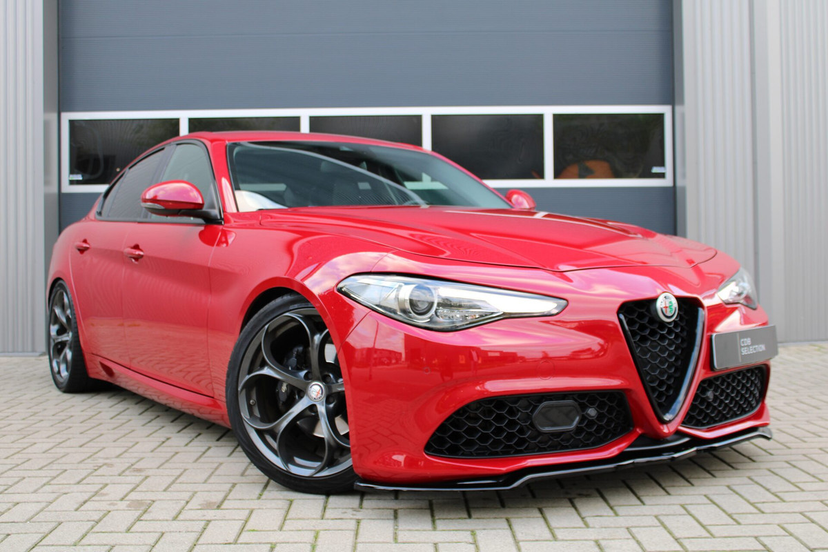 Alfa Romeo Giulia 2.0T Super | Camera | Quadrifoglio Velgen | Trekhaak | Carplay