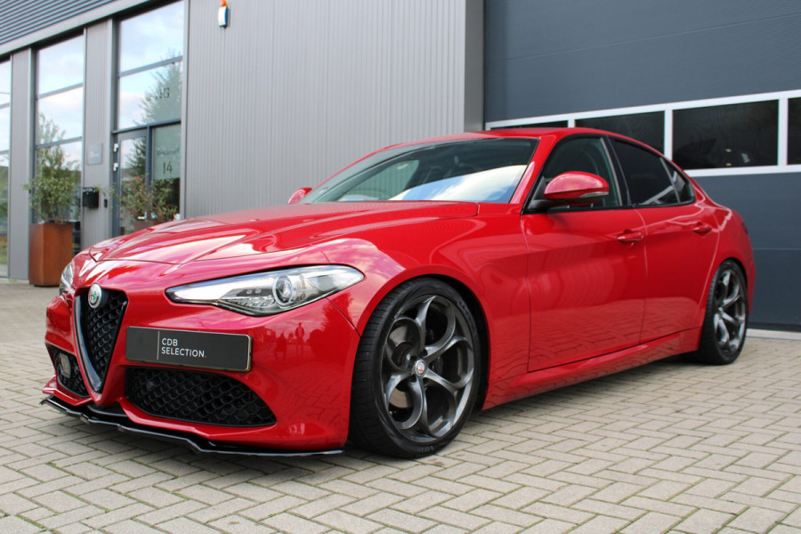Alfa Romeo Giulia 2.0T Super | Camera | Quadrifoglio Velgen | Trekhaak | Carplay