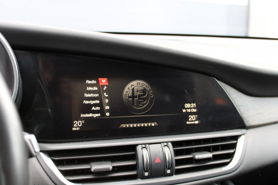 Alfa Romeo Giulia 2.0T Super | Camera | Quadrifoglio Velgen | Trekhaak | Carplay