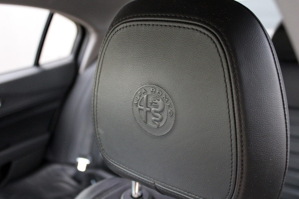 Alfa Romeo Giulia 2.0T Super | Camera | Quadrifoglio Velgen | Trekhaak | Carplay