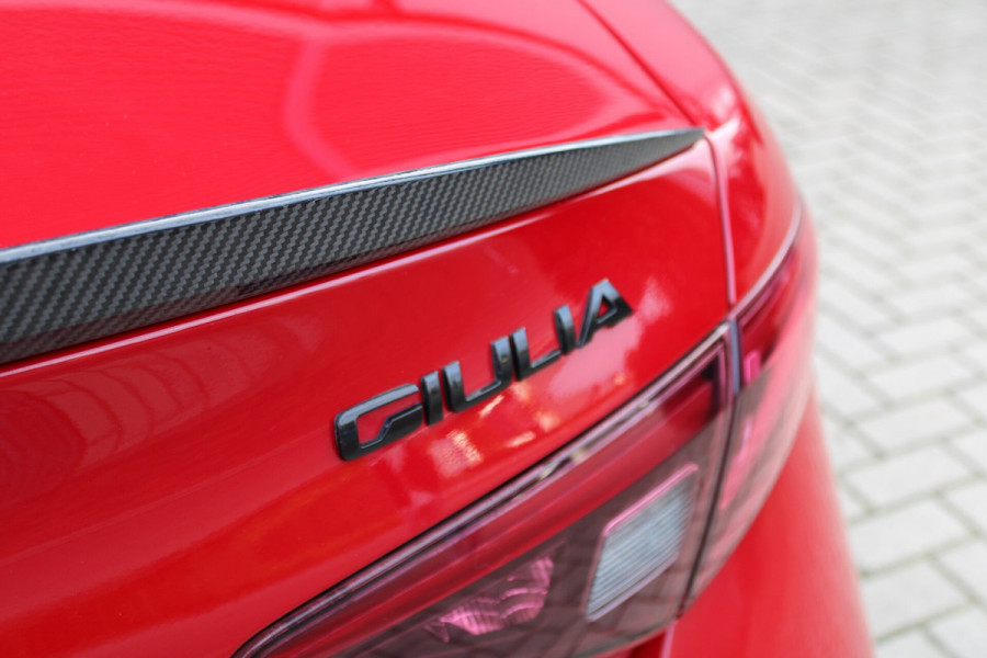 Alfa Romeo Giulia 2.0T Super | Camera | Quadrifoglio Velgen | Trekhaak | Carplay
