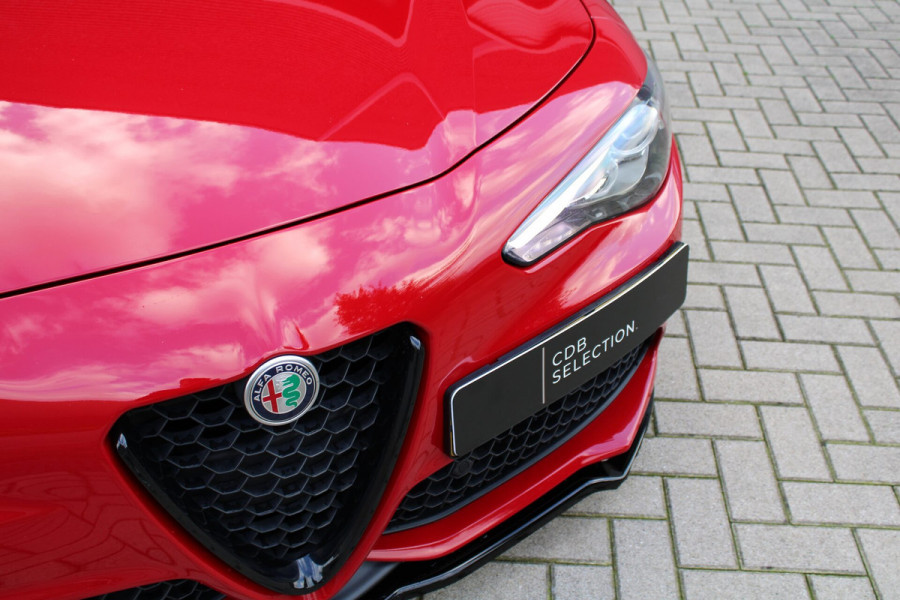 Alfa Romeo Giulia 2.0T Super | Camera | Quadrifoglio Velgen | Trekhaak | Carplay