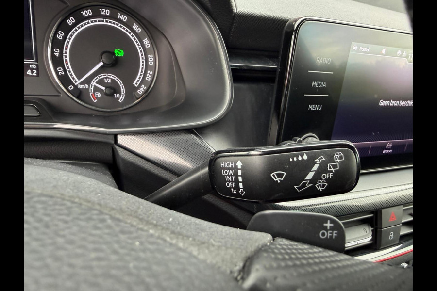 Škoda SCALA 1.5 TSI Sport Business | 1E EIGENAAR |3/6/12MND GARANTIE | AUTOMAAT | CRUISE | CARPLAY | STOELVERWM. | TREKHAAK |
