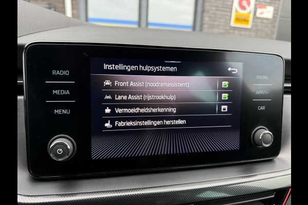 Škoda SCALA 1.5 TSI Sport Business | 1E EIGENAAR |3/6/12MND GARANTIE | AUTOMAAT | CRUISE | CARPLAY | STOELVERWM. | TREKHAAK |
