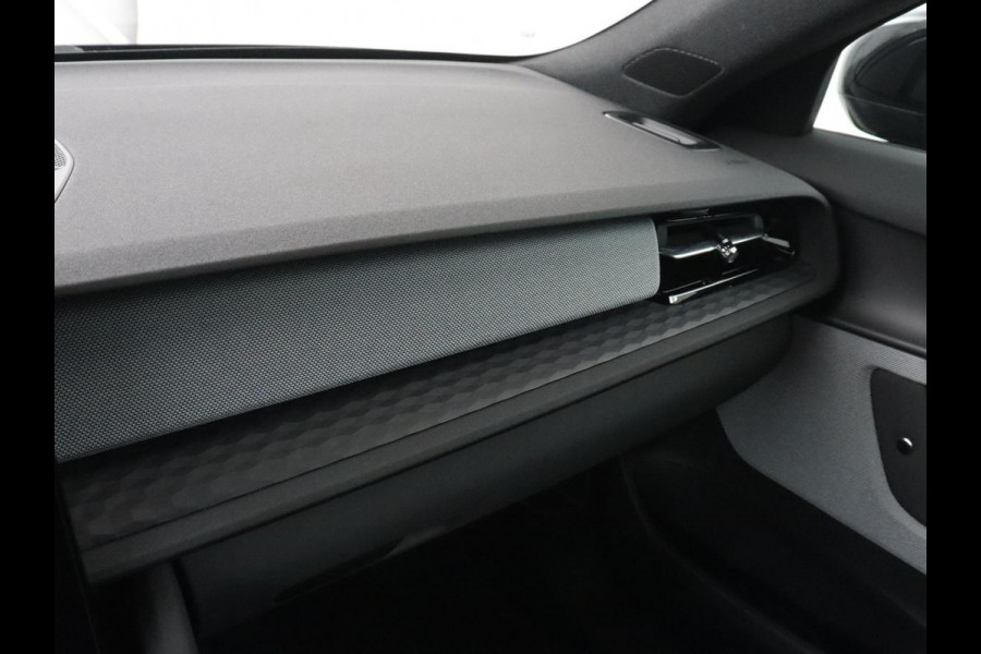 Polestar 2 Standard Range Single Motor 69 kWh | SOH 91,7% | Trekhaak | Stoelverwarming | Apple Carplay | LED | Keyless Entry | Camera |