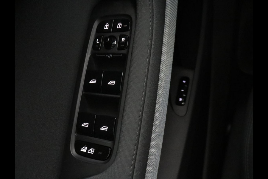 Polestar 2 Standard Range Single Motor 69 kWh | SOH 91,7% | Trekhaak | Stoelverwarming | Apple Carplay | LED | Keyless Entry | Camera |
