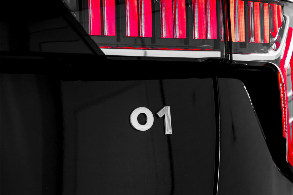 Lynk & Co 01 1.5 PHEV 261PK MY23 | Blackpakket | Donkere hemel | 360 Camera | 7.4 kWh Boordlader | S/K-panodak | Adapt. Cruise | Memory | Elek. klep | LM 20" | 7694