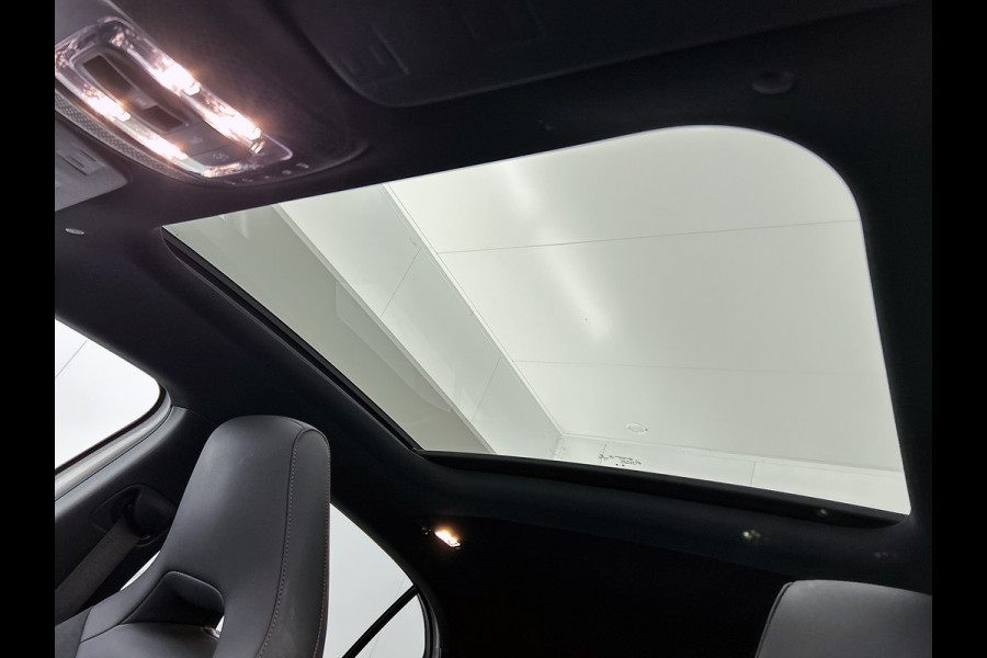 Mercedes-Benz A-Klasse 250 e Business Line | AMG-Line In en Exterieur | Achteruitrijcamera | Sfeerverlichting | Panorama schuifkantel dak | Multispaaks velgen | Incl