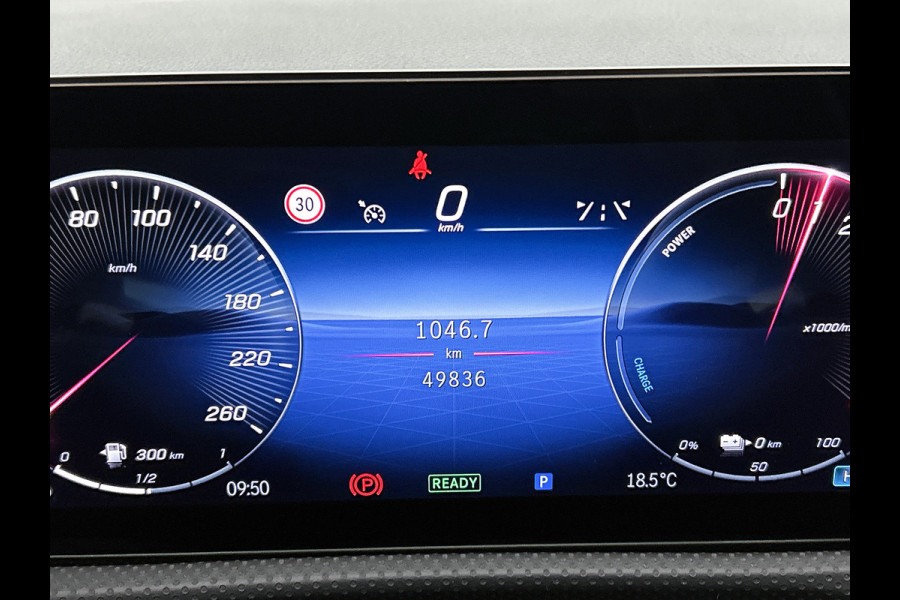 Mercedes-Benz A-Klasse 250 e Business Line | AMG-Line In en Exterieur | Achteruitrijcamera | Sfeerverlichting | Panorama schuifkantel dak | Multispaaks velgen | Incl