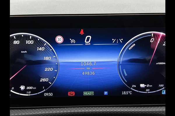 Mercedes-Benz A-Klasse 250 e Business Line | AMG-Line In en Exterieur | Achteruitrijcamera | Sfeerverlichting | Panorama schuifkantel dak | Multispaaks velgen | Incl
