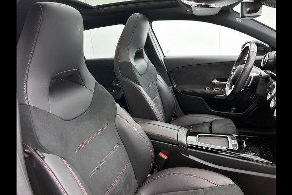 Mercedes-Benz A-Klasse 250 e Business Line | AMG-Line In en Exterieur | Achteruitrijcamera | Sfeerverlichting | Panorama schuifkantel dak | Multispaaks velgen | Incl