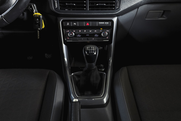 Volkswagen T-Cross 1.0 TSI 116 PK Style | Trekhaak | Dig. Cockpit | Adapt. Cruise | Stoelverw. | PDC | NAV | ECC | LM 17" |