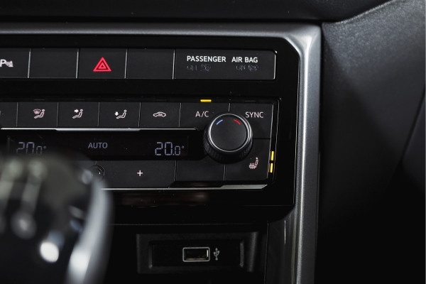 Volkswagen T-Cross 1.0 TSI 116 PK Style | Trekhaak | Dig. Cockpit | Adapt. Cruise | Stoelverw. | PDC | NAV | ECC | LM 17" |