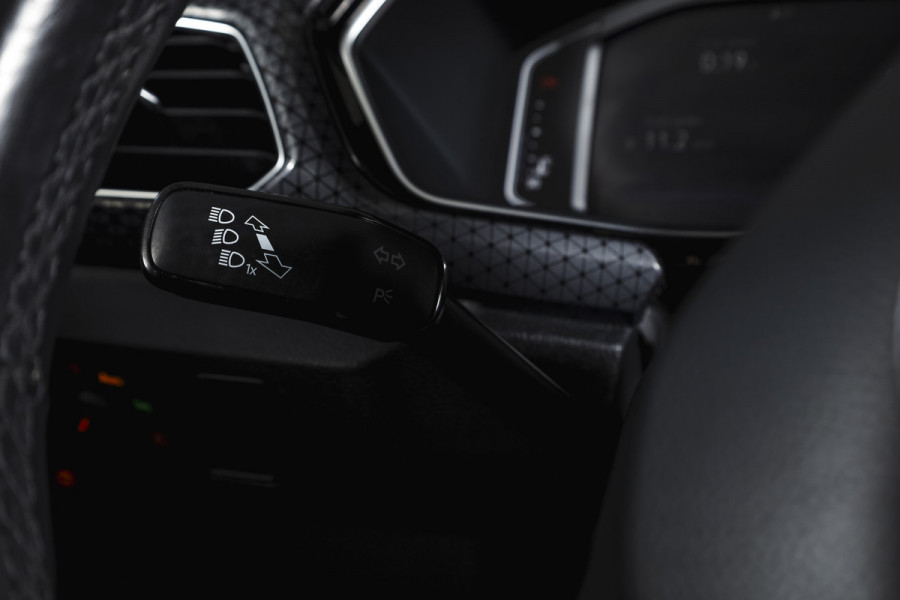 Volkswagen T-Cross 1.0 TSI 116 PK Style | Trekhaak | Dig. Cockpit | Adapt. Cruise | Stoelverw. | PDC | NAV | ECC | LM 17" |