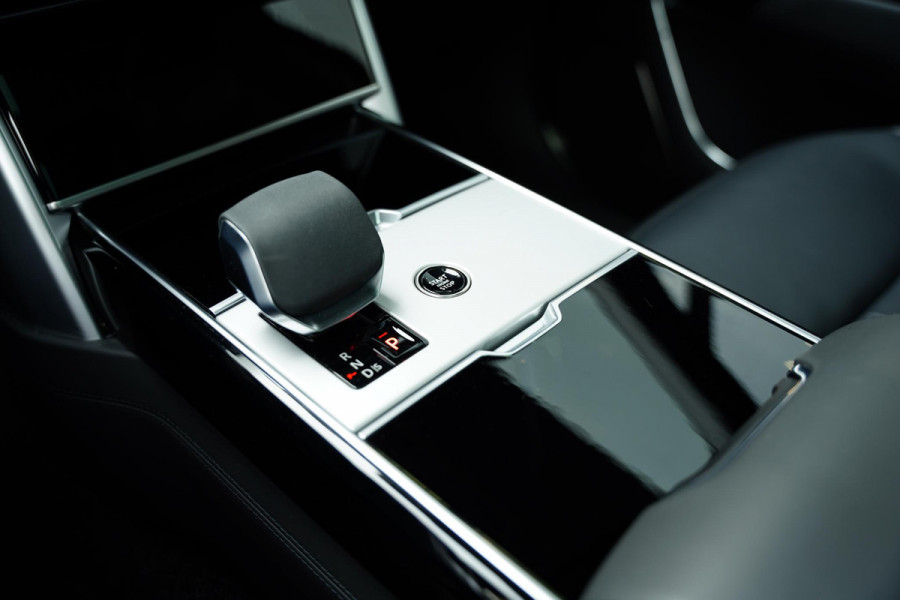 Land Rover Range Rover P 550 E Autobiography / Massage Stoelen / Head Up / Panoramadak