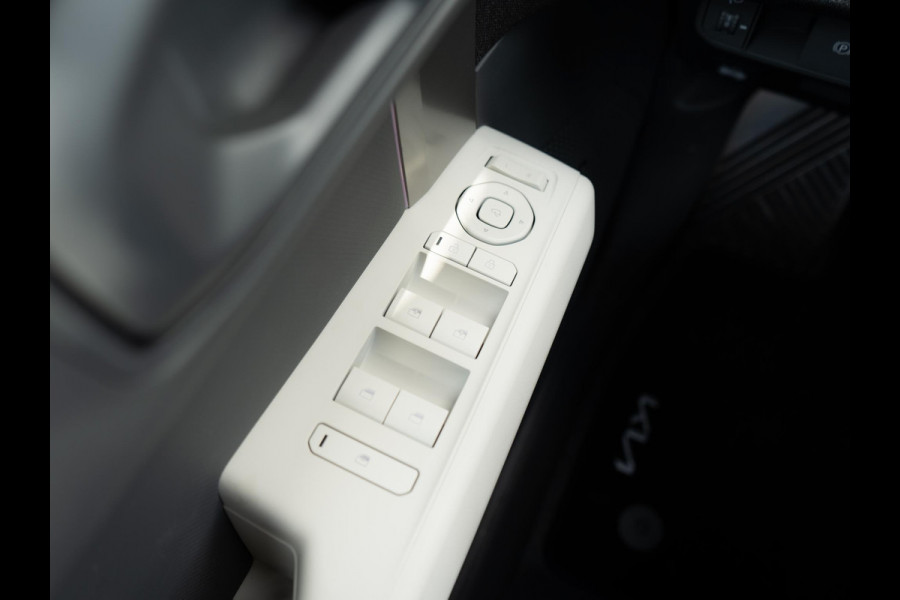 Kia EV3 GT-Line 81.4 kWh | Schuif-/kanteldak | Harman/kardon | Navigatie | Stoel en stuur verwarming |