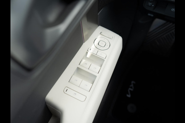 Kia EV3 GT-Line 81.4 kWh | Schuif-/kanteldak | Harman/kardon | Navigatie | Stoel en stuur verwarming |