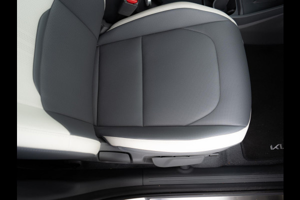 Kia EV3 GT-Line 81.4 kWh | Schuif-/kanteldak | Harman/kardon | Navigatie | Stoel en stuur verwarming |
