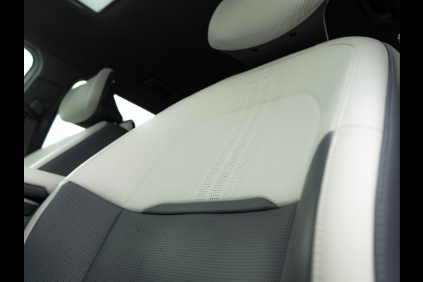 Kia EV3 GT-Line 81.4 kWh | Schuif-/kanteldak | Harman/kardon | Navigatie | Stoel en stuur verwarming |