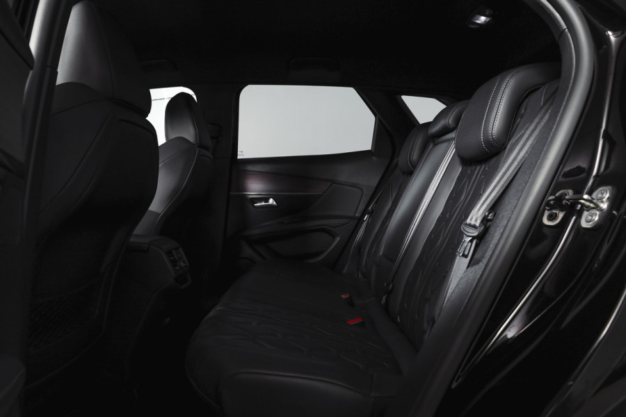 Peugeot 3008 1.6 PureTech 180 PK GT - Automaat | Afn. Trekhaak | Dig. Cockpit | Adapt. Cruise | Leder-+stoelverw. | Elek. stoelen | Camera | NAV | ECC | Elek. Klep | LM 18" |