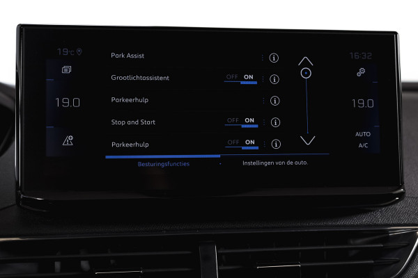 Peugeot 3008 1.6 PureTech 180 PK GT - Automaat | Afn. Trekhaak | Dig. Cockpit | Adapt. Cruise | Leder-+stoelverw. | Elek. stoelen | Camera | NAV | ECC | Elek. Klep | LM 18" |
