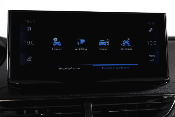 Peugeot 3008 1.6 PureTech 180 PK GT - Automaat | Afn. Trekhaak | Dig. Cockpit | Adapt. Cruise | Leder-+stoelverw. | Elek. stoelen | Camera | NAV | ECC | Elek. Klep | LM 18" |