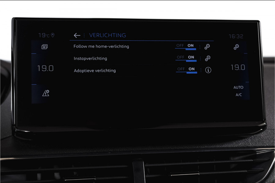 Peugeot 3008 1.6 PureTech 180 PK GT - Automaat | Afn. Trekhaak | Dig. Cockpit | Adapt. Cruise | Leder-+stoelverw. | Elek. stoelen | Camera | NAV | ECC | Elek. Klep | LM 18" |