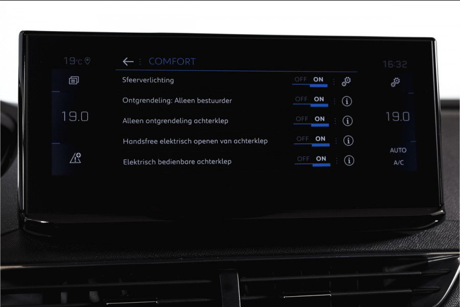 Peugeot 3008 1.6 PureTech 180 PK GT - Automaat | Afn. Trekhaak | Dig. Cockpit | Adapt. Cruise | Leder-+stoelverw. | Elek. stoelen | Camera | NAV | ECC | Elek. Klep | LM 18" |