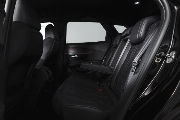 Peugeot 3008 1.6 PureTech 180 PK GT - Automaat | Afn. Trekhaak | Dig. Cockpit | Adapt. Cruise | Leder-+stoelverw. | Elek. stoelen | Camera | NAV | ECC | Elek. Klep | LM 18" |