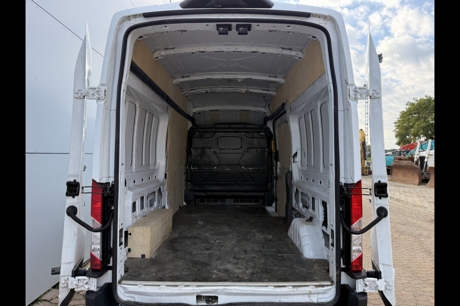 Ford E-Transit e-Transit 68kWh 184PK