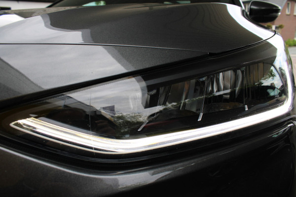 Ford FOCUS Wagon 1.0 EcoBoost Hybrid ST Line X | Trekhaak | BLIS | Winterpack | Adaptieve cruise