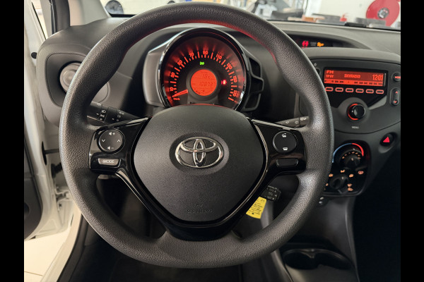 Toyota Aygo 1.0 VVT-i x-fun 5 Drs Airco /