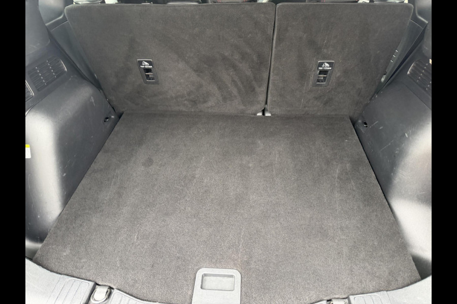 Ford Kuga 2.5 PHEV ST-Line 243pk | Wegklapbare trekhaak (elektrisch bedienbaar) | Driver Assistance Pack | Winter Pack | 19 inch lichtmetalen velgen in Absolute Black/Machined | SCI |