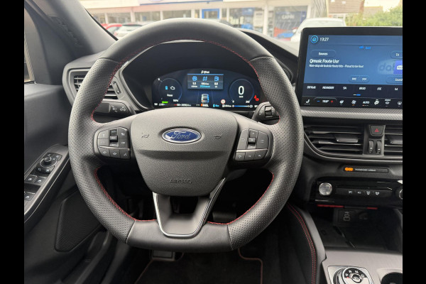 Ford Kuga 2.5 PHEV ST-Line 243pk | Wegklapbare trekhaak (elektrisch bedienbaar) | Driver Assistance Pack | Winter Pack | 19 inch lichtmetalen velgen in Absolute Black/Machined | SCI |