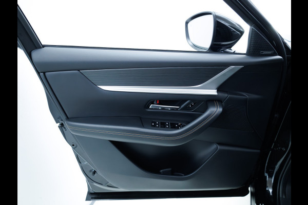 Mazda CX-80 2.5 e-SkyActiv PHEV Homura Plus 7 Pers. | Nieuw! | Panoramadak | Leer | Bose Audio | Stoelkoeling | Stoel-Stuur- Achterbankverwarming, 360 Camera, Adaptive Cruise, Head-Up, Keyless