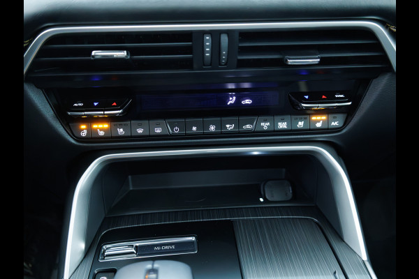 Mazda CX-80 2.5 e-SkyActiv PHEV Homura Plus 7 Pers. | Nieuw! | Panoramadak | Leer | Bose Audio | Stoelkoeling | Stoel-Stuur- Achterbankverwarming, 360 Camera, Adaptive Cruise, Head-Up, Keyless