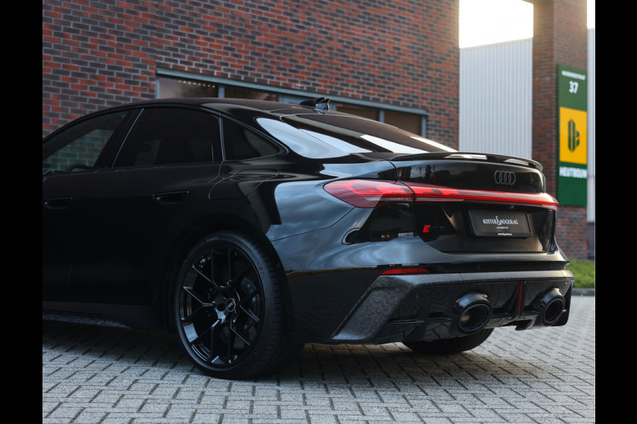 Audi RS5 Limousine e-hybrid quattro | Tech Pro - Mat Carbon Camouflage