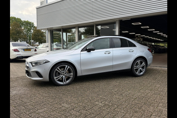 Mercedes-Benz A-Klasse 250 e Business Line Limousine Automaat 218 Pk | Panoramadak | Navigatie | Climate | Cruise control | 19".