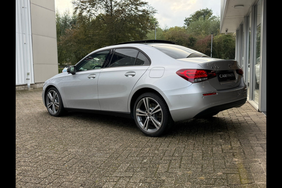 Mercedes-Benz A-Klasse 250 e Business Line Limousine Automaat 218 Pk | Panoramadak | Navigatie | Climate | Cruise control | 19".