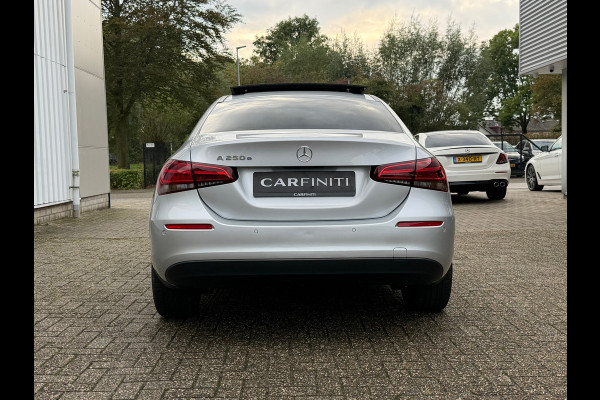 Mercedes-Benz A-Klasse 250 e Business Line Limousine Automaat 218 Pk | Panoramadak | Navigatie | Climate | Cruise control | 19".