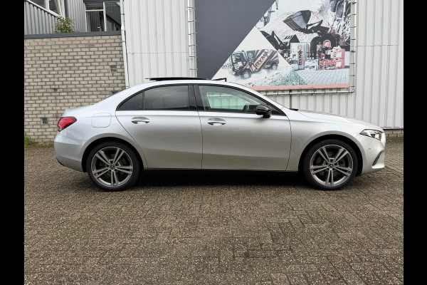Mercedes-Benz A-Klasse 250 e Business Line Limousine Automaat 218 Pk | Panoramadak | Navigatie | Climate | Cruise control | 19".