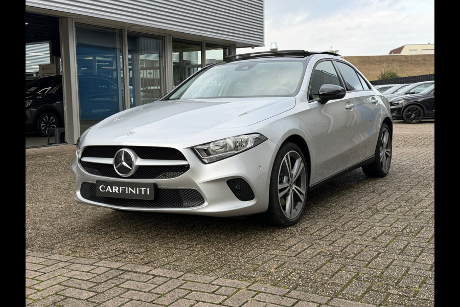 Mercedes-Benz A-Klasse 250 e Business Line Limousine Automaat 218 Pk | Panoramadak | Navigatie | Climate | Cruise control | 19".