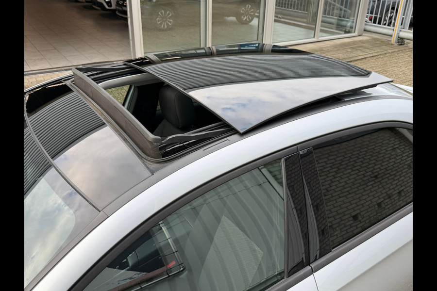 Mercedes-Benz A-Klasse 250 e Business Line Limousine Automaat 218 Pk | Panoramadak | Navigatie | Climate | Cruise control | 19".