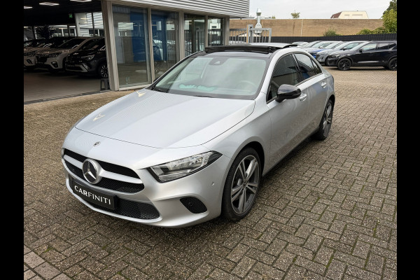 Mercedes-Benz A-Klasse 250 e Business Line Limousine Automaat 218 Pk | Panoramadak | Navigatie | Climate | Cruise control | 19".