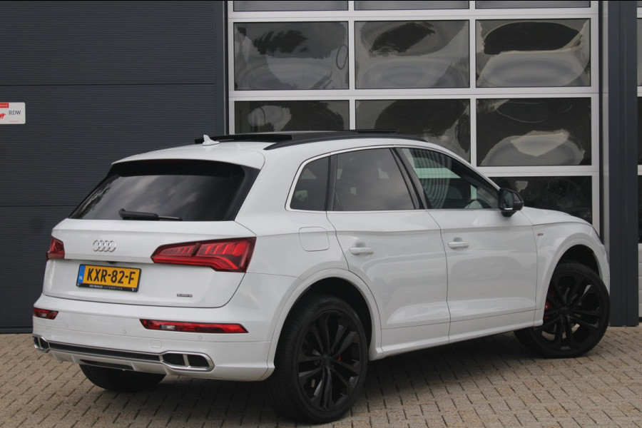 Audi Q5 55 TFSI e 367pk Quattro Competition | Pano | 21'' | Camera